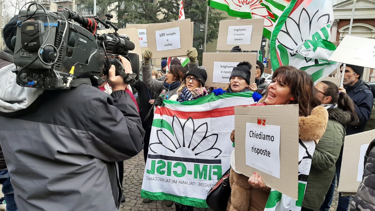 Novara, manifestazione dei lavoratori M&Z