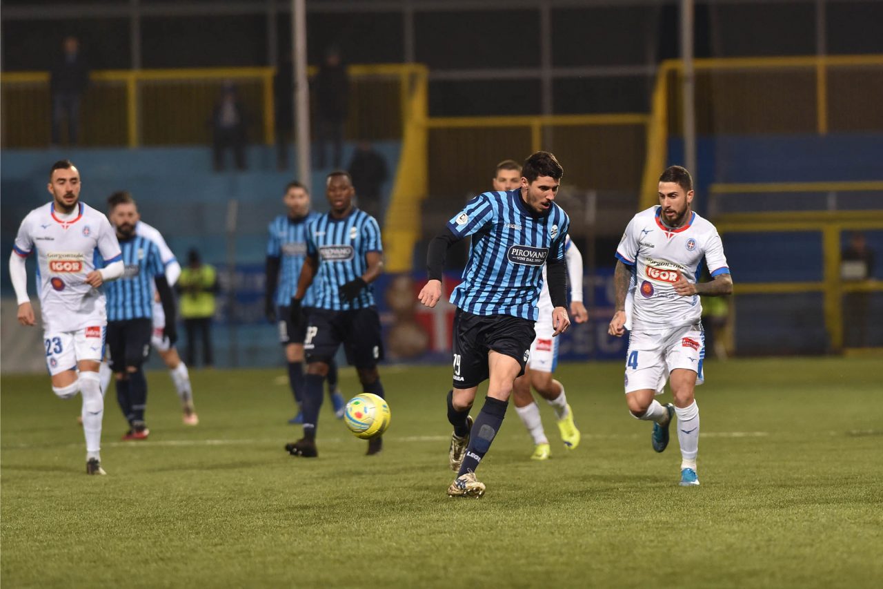 Il Novara calcio cade a Lecco tra “luci e ombre”