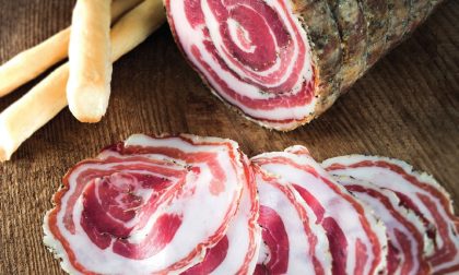 Allarme degli esperti: pancetta più salata dell’acqua di mare, bacon bandito dalle tavole