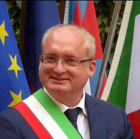 Invorio il sindaco è promosso dai dipendenti del comune