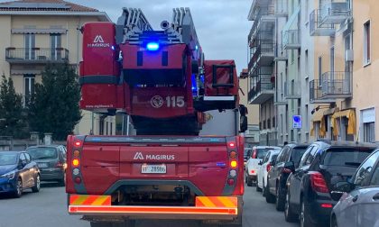Incendio a Novara: una persona intossicata