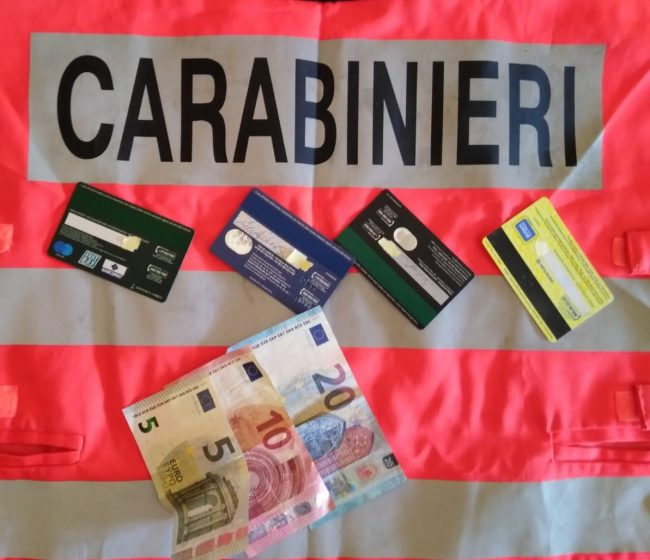 Ruba lo zaino al bar, denunciato 38enne