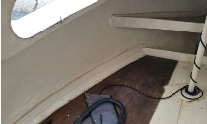 Barca vandalizzata alla darsena di Arona, la protesta dei proprietari