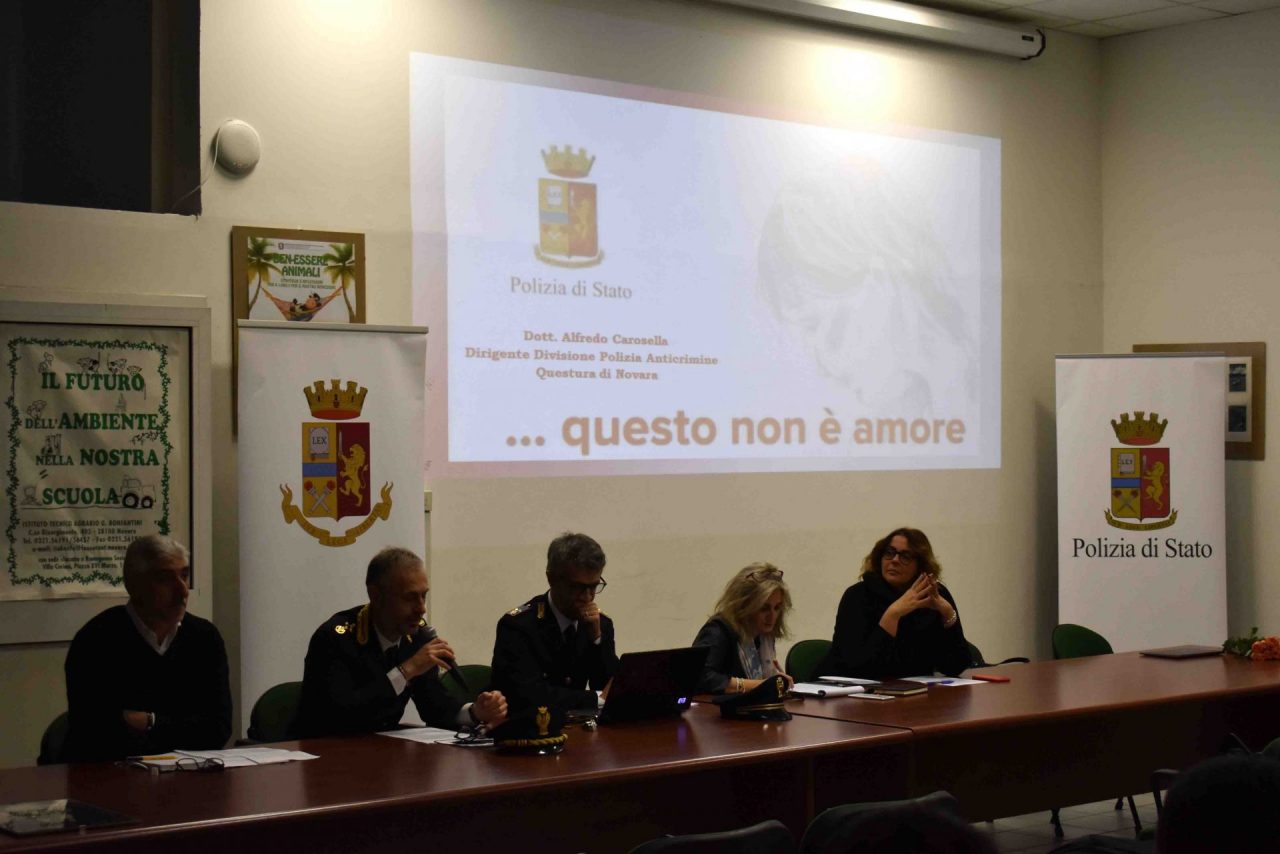 Violenza sulle donne: la polizia incontra i ragazzi del Bonfantini