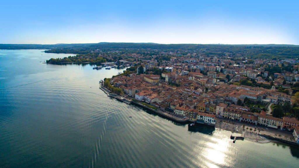 Arona slitta di 3 mesi il pagamento della della tassa rifiuti