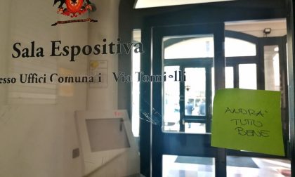 Resistere al virus Covid-19: anche a Borgomanero i bigliettini "Andrà tutto bene"