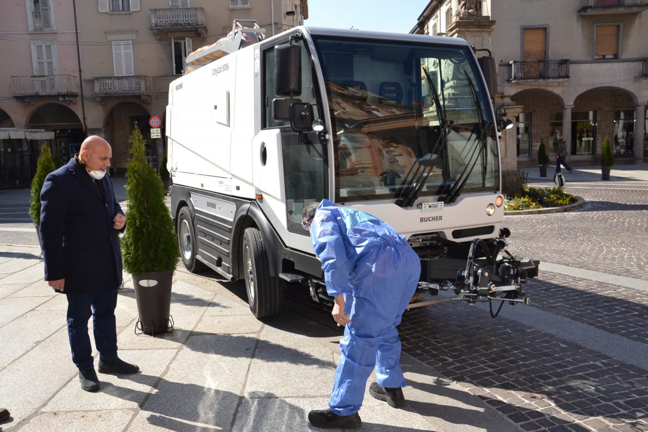 A Borgomanero si conclude oggi il servizio di sanificazione straordinaria delle strade