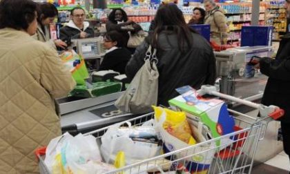 "Noi lavoratori dei supermercati siamo carne da macello"