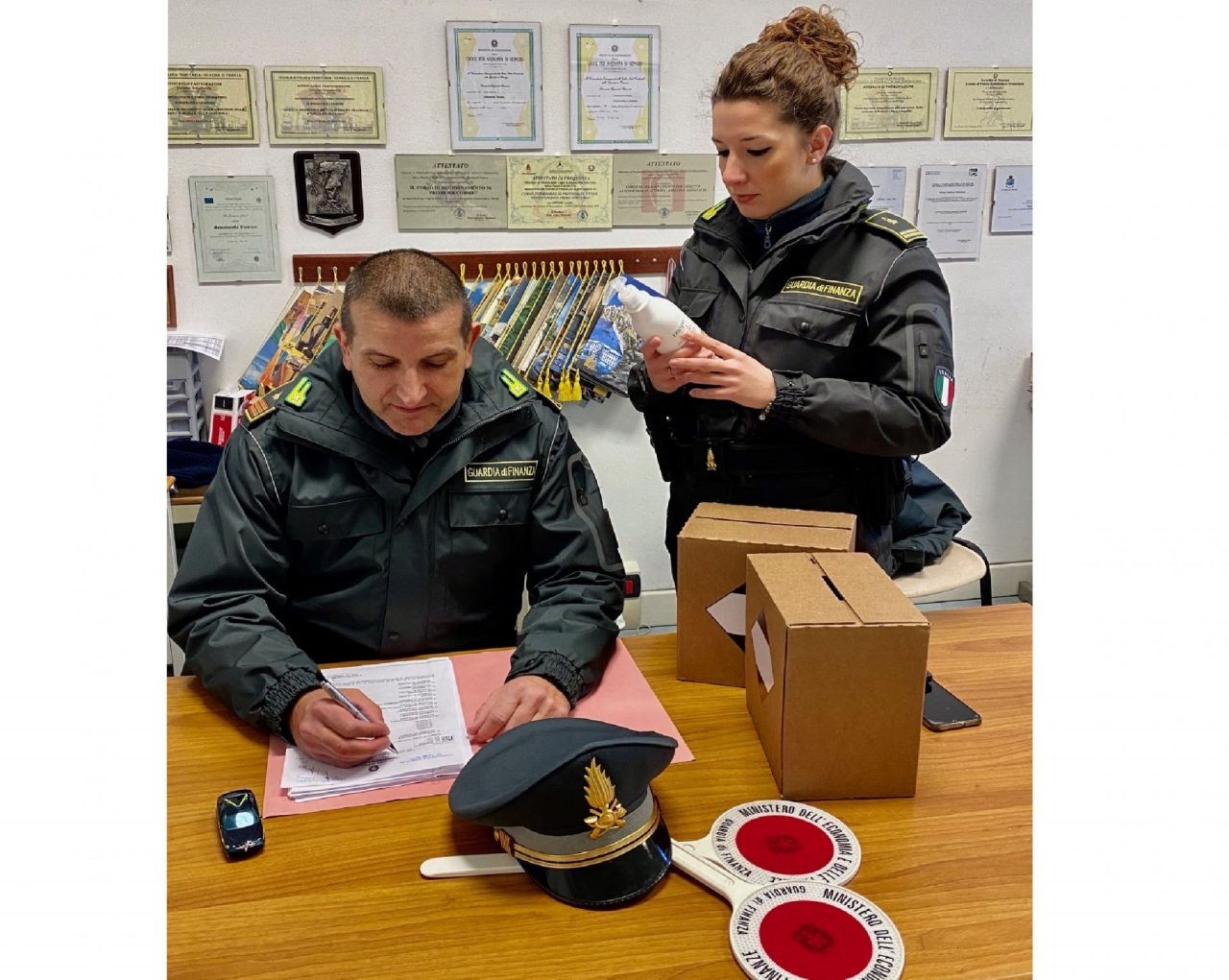 Gel igienizzante: azienda di Galliate applica ricarico del 300%, denunciato titolare