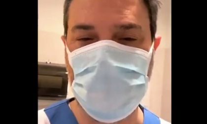 “Mancio” cabarettista di Zelig e infermiere all’ospedale: “Restate a casa” | VIDEO