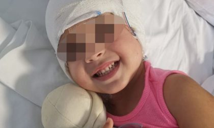 "State a casa" La mamma della bimba investita davanti all'asilo: "Mia figlia viva perché c'era posto in rianimazione"