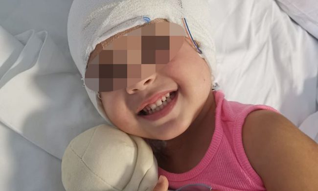 “State a casa” La mamma della bimba investita davanti all’asilo: “Mia figlia viva perché c’era posto in rianimazione”