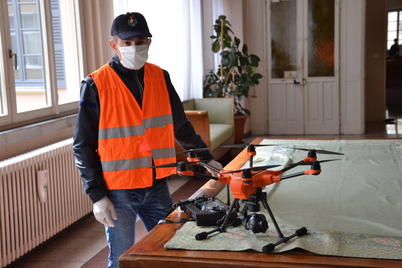 A Borgomanero i controlli contro il contagio si fanno anche con un drone