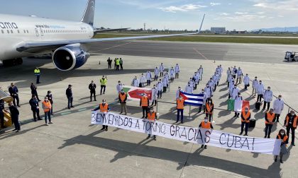Emergenza covid-19: atterrata a Torino la squadra di medici cubani che aiuterà il territorio