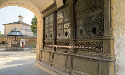 Sacro Monte riapre la basilica: ci si confessa divisi dal plexiglass