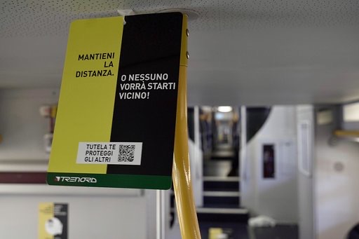 Trenord posti distanziati, mascherine, guanti e autocertificazione