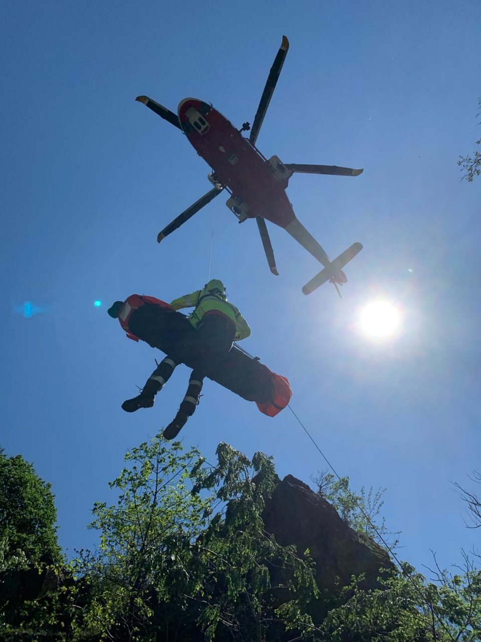 Soccorso alpino salva escursionista: “Evitate attività a rischio”