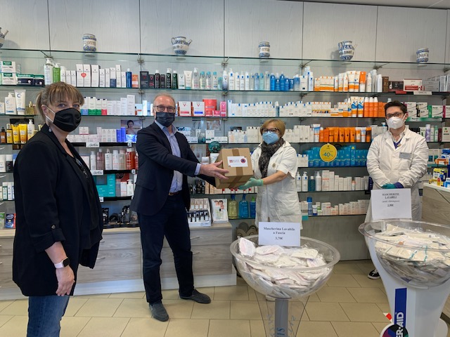 Novara: mascherine della Regione in distribuzione gratuita nelle farmacie
