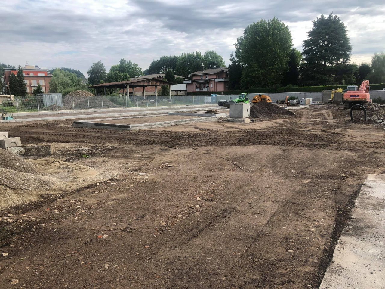 Arona nuovo parcheggio gratuito per le scuole medie