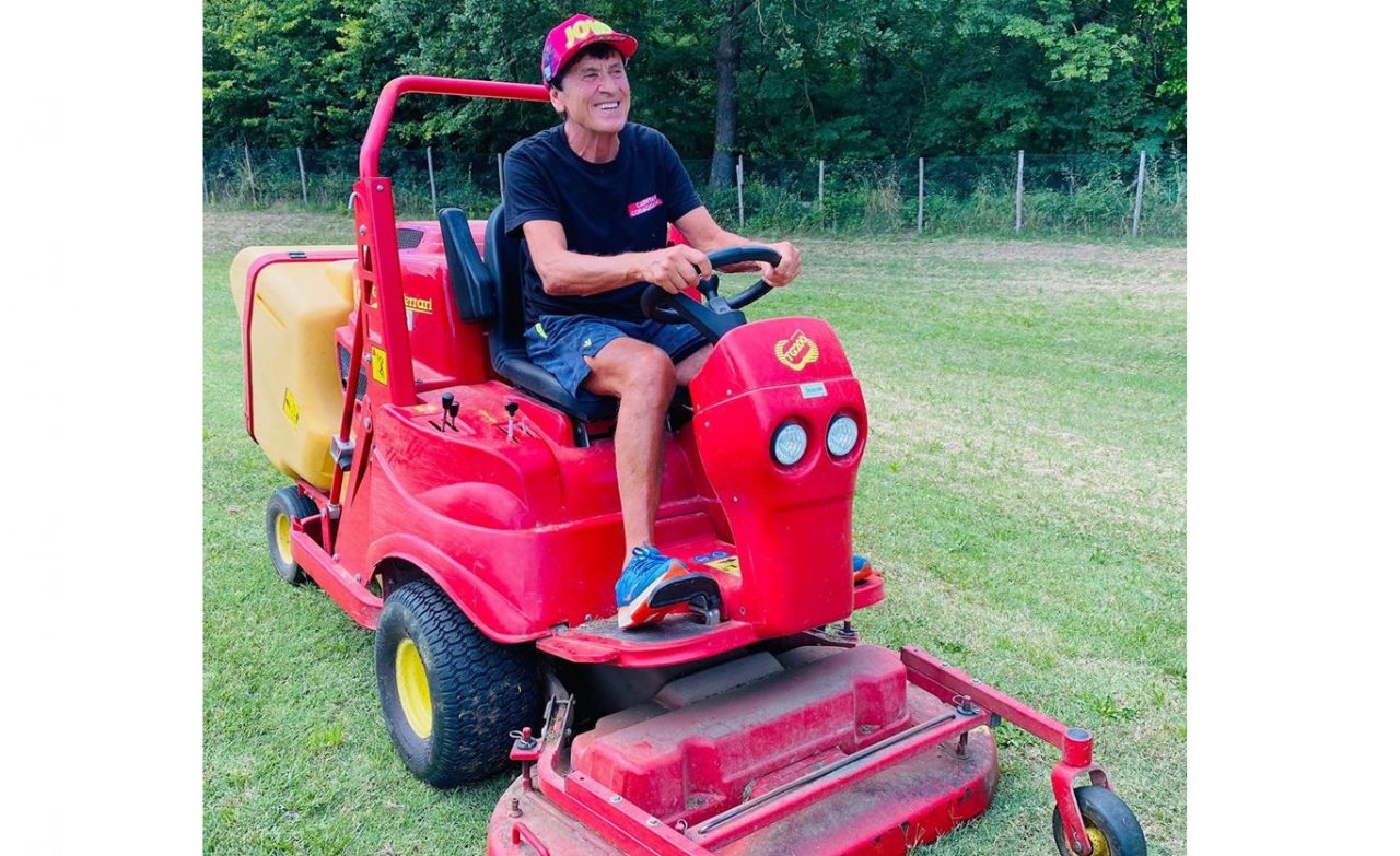 Gianni Morandi ricorda su facebook quando suonò a Castelletto Ticino