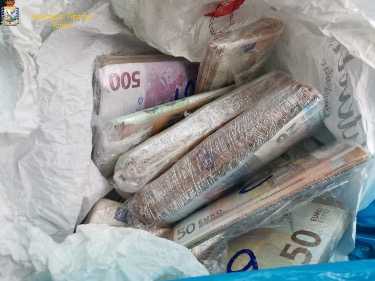 Modifica l’auto per trasportare denaro