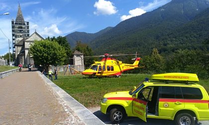 Cade in bicicletta: interviene l’eliambulanza