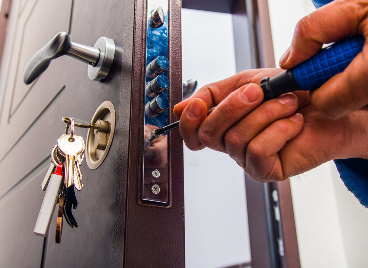 Chiuso fuori casa: e adesso? Ecco la soluzione se vivi a Novara