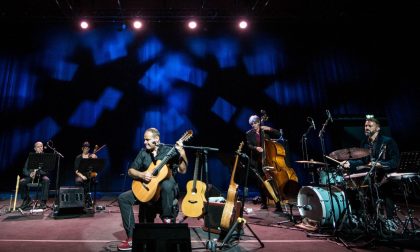 Per Un paese a sei corde a Baveno stasera arriva l'Orchestra Immaginaria