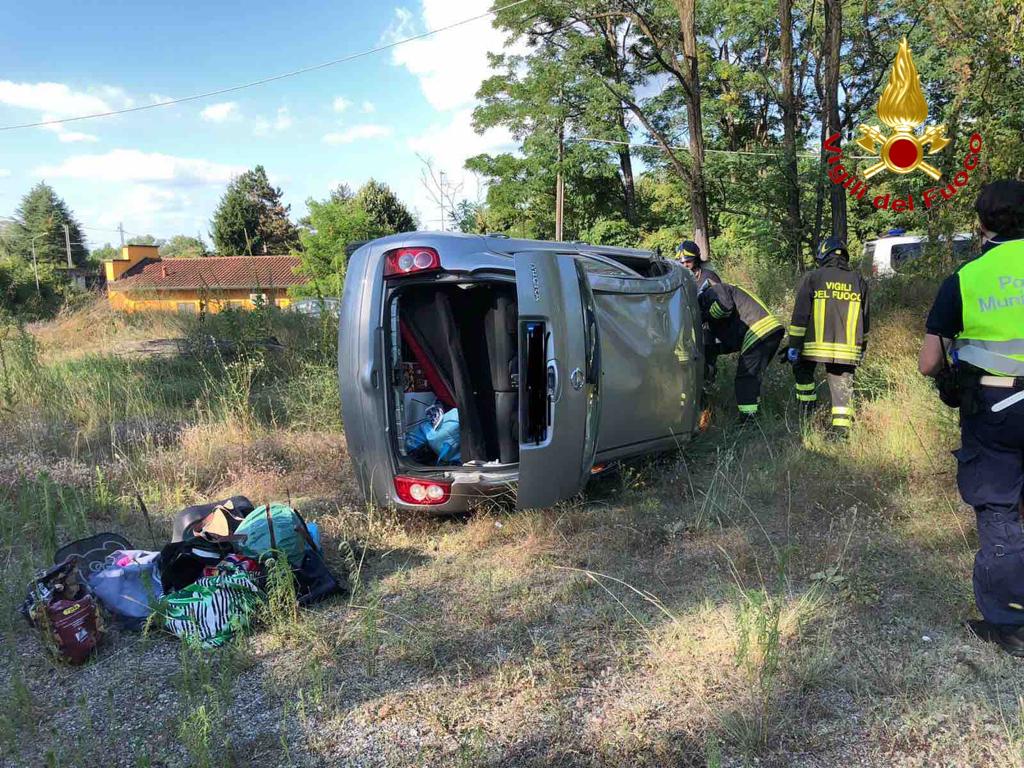 Galliate: famiglia di 4 persone coinvolta in un incidente sulla SS341