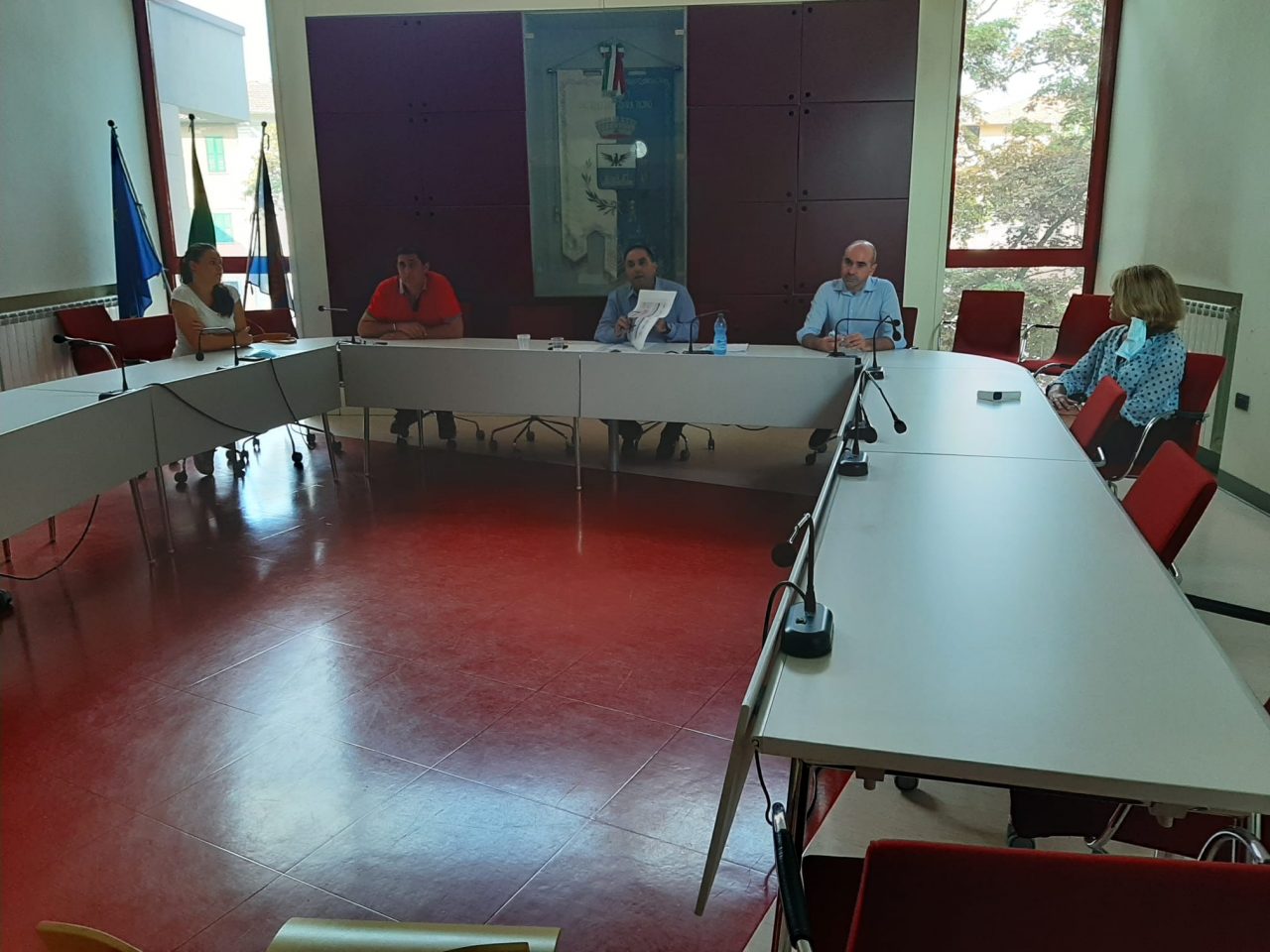 Sequestri e chiusure a Castelletto, il sindaco: “Ora parlo io”