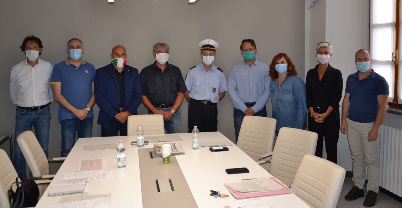 Borgomanero saluta l’ispettore capo della polizia locale Langhi, andato in pensione