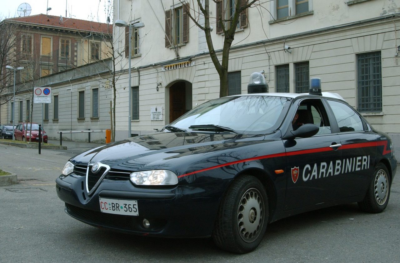 Accoltella la figlia dopo una lite, arrestato 78enne a Novara