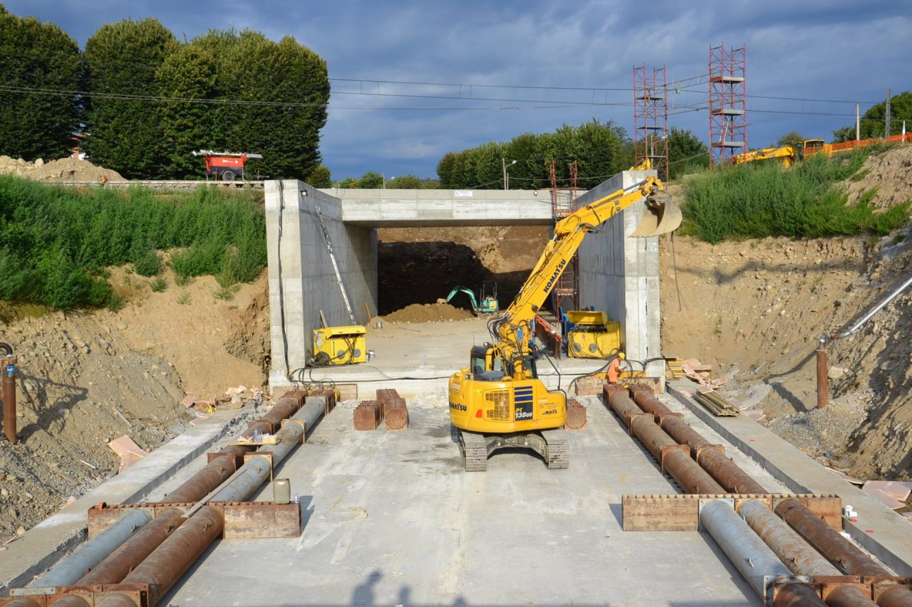 Borgomanero: posizionati i monoliti per i sottopassi ferroviari