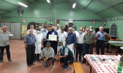 Gli Alpini di Borgomanero premiati per il "giornaliero e costante impegno"