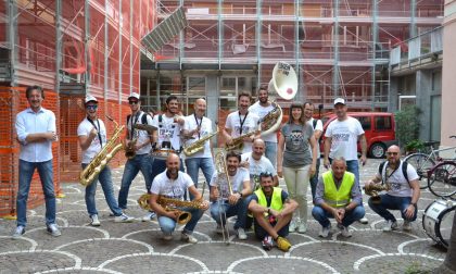 A Borgomanero il Settembre in festa si è chiuso con l'allegria della "Funkasin Street band"