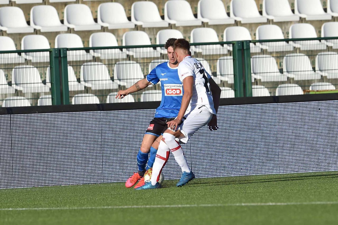 Inizio amaro per il Novara calcio sconfitto nel derby delle risaie