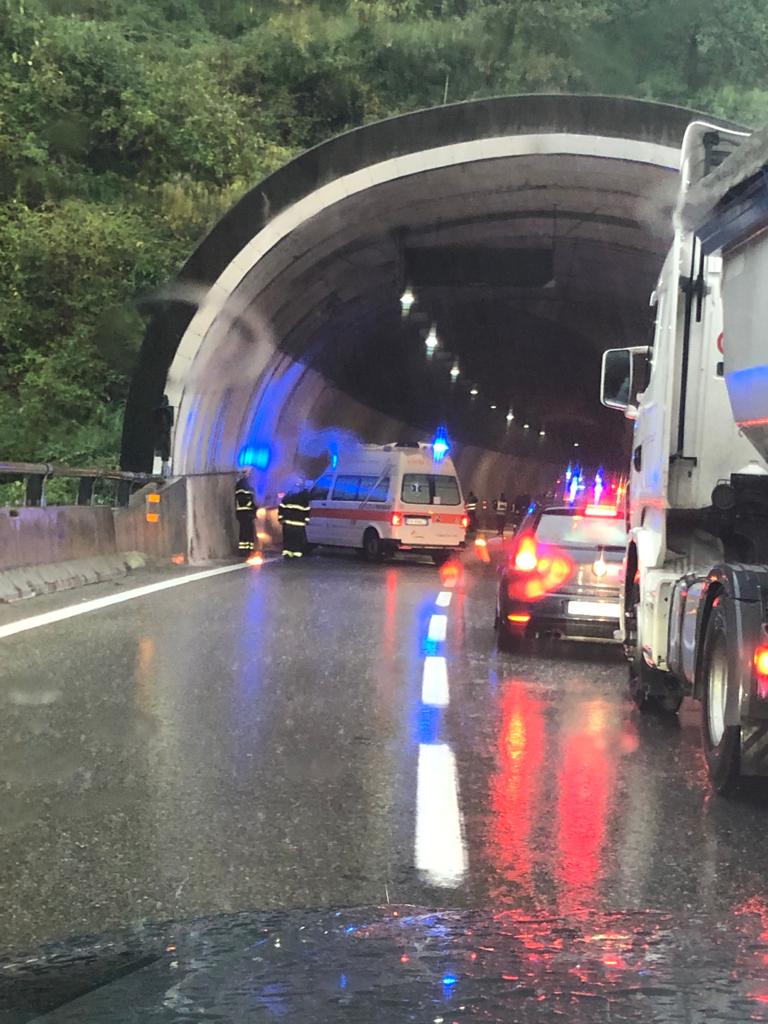 Incidente in A26 a Meina: lunghe code VIDEO