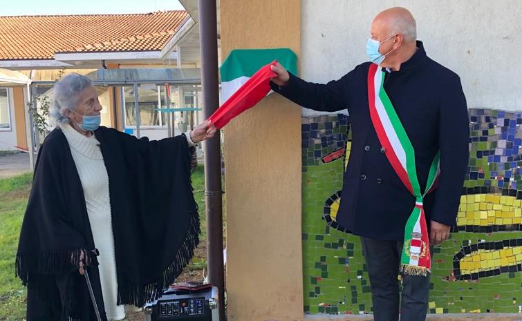 La scuola materna di Gozzano è stata intitolata allo scultore Peppino Sacchi