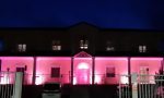 Municipio si illumina di rosa a Borgo Ticino per la prevenzione del tumore al seno