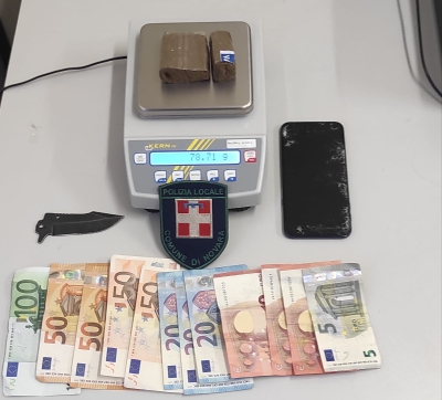 Novara scappa dalla polizia e poi cerca di colpire gli agenti: arrestato