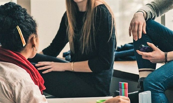 Zelante vicino segnala ai carabinieri un assembramento in appartamento: ma finisce in barzelletta