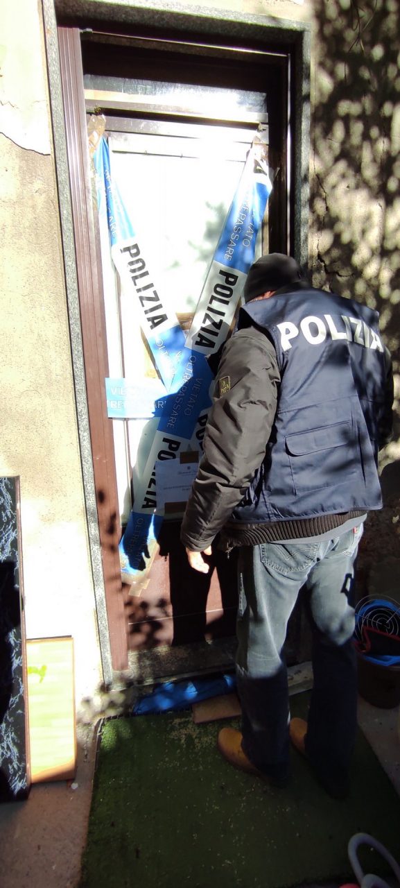 Novara, la polizia sequestra due appartamenti in via Dante