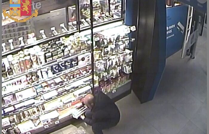 Rubavano cibo e tabacchi all’autogrill di Novara sulla A4