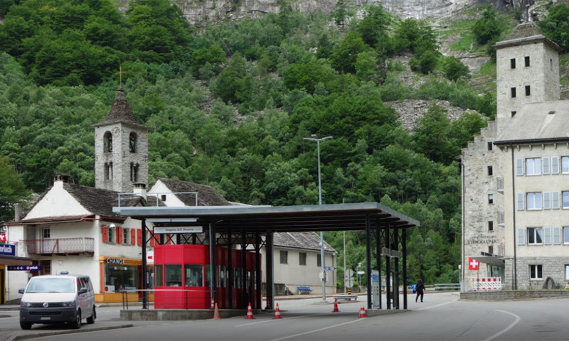 Da Milano alle piste da sci svizzere via Sempione. Controlli? Zero
