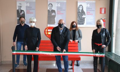 Contro la violenza sulle donne "Ama davvero": una panchina rossa a Palazzo Tornielli