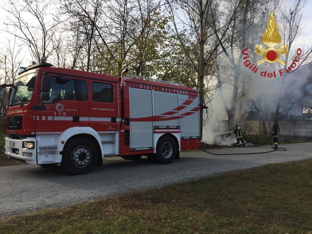 Incendio sterpaglie nel Vco: intervengono i vigili del fuoco