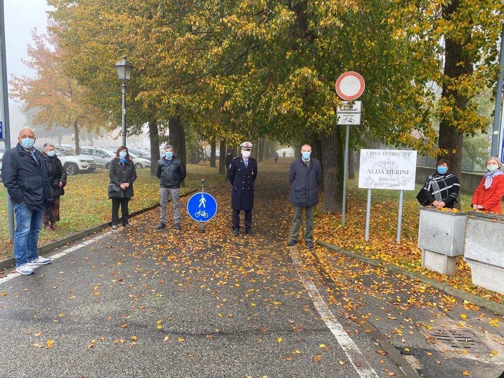 Trecate viale del cimitero intitolato ad Alda Merini