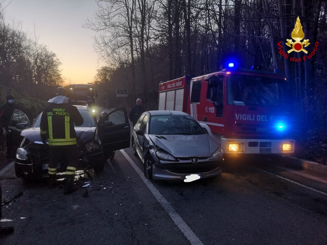 Incidente a Gozzano sulla Sp46, intervengono i vigili del fuoco