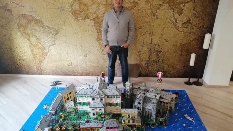 Isola di San Giulio riprodotta con i Lego da un appassionato