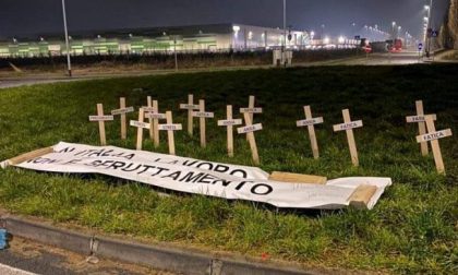 Un cimitero all’interno del polo logistico Amazon